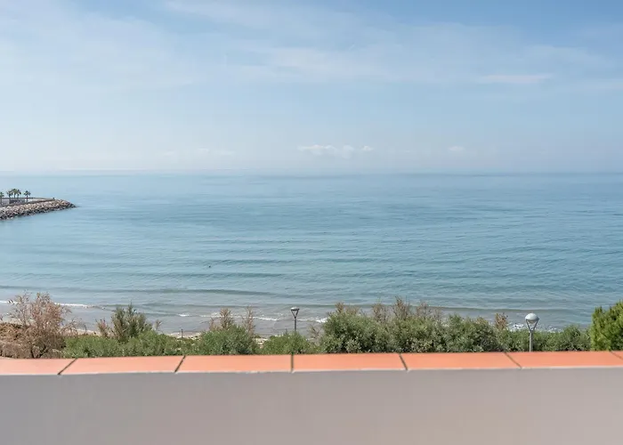 Frente Al Mar シッチェス